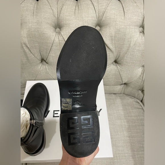 Givenchy Lock Ankle Boots in black leather size 37.5 - Picture 9 of 16